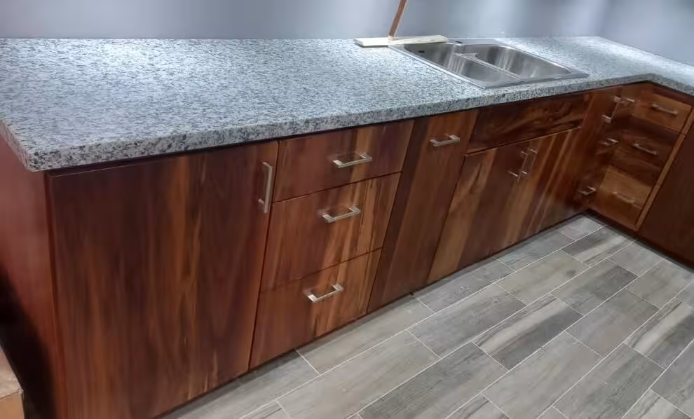 Cocina de nogal: renueva tu espacio imagen 2