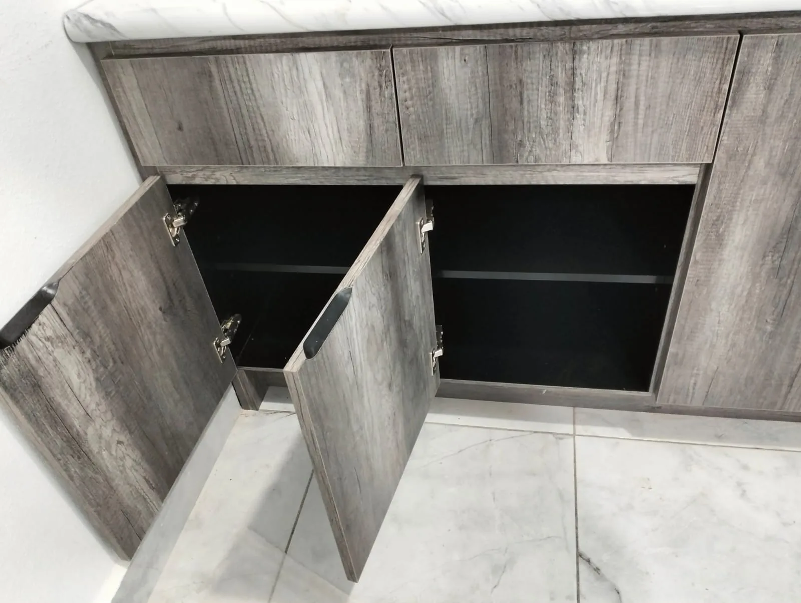 Cocina en melamina Concrete con sistema push open imagen 4