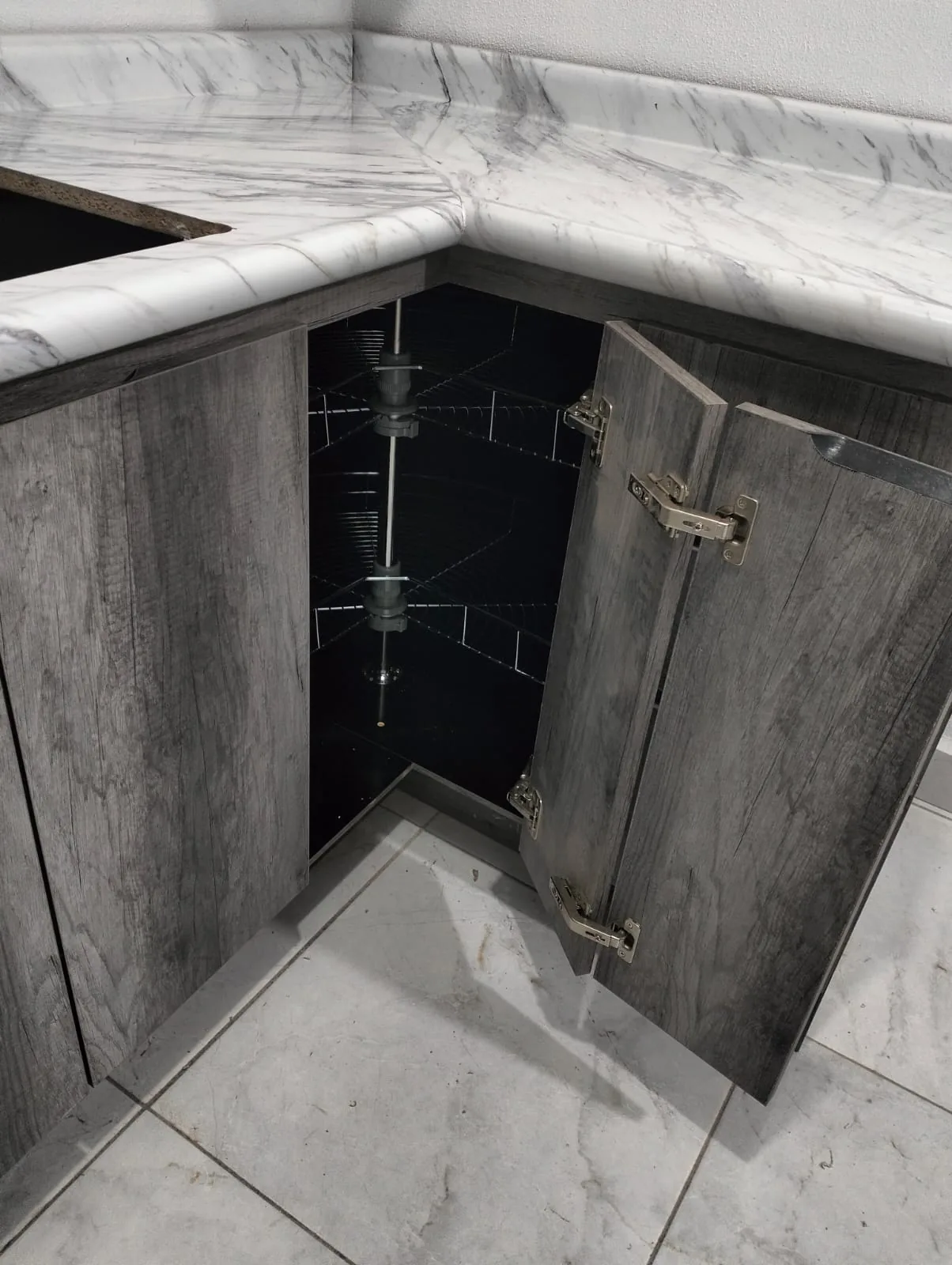 Cocina en melamina Concrete con sistema push open imagen 6