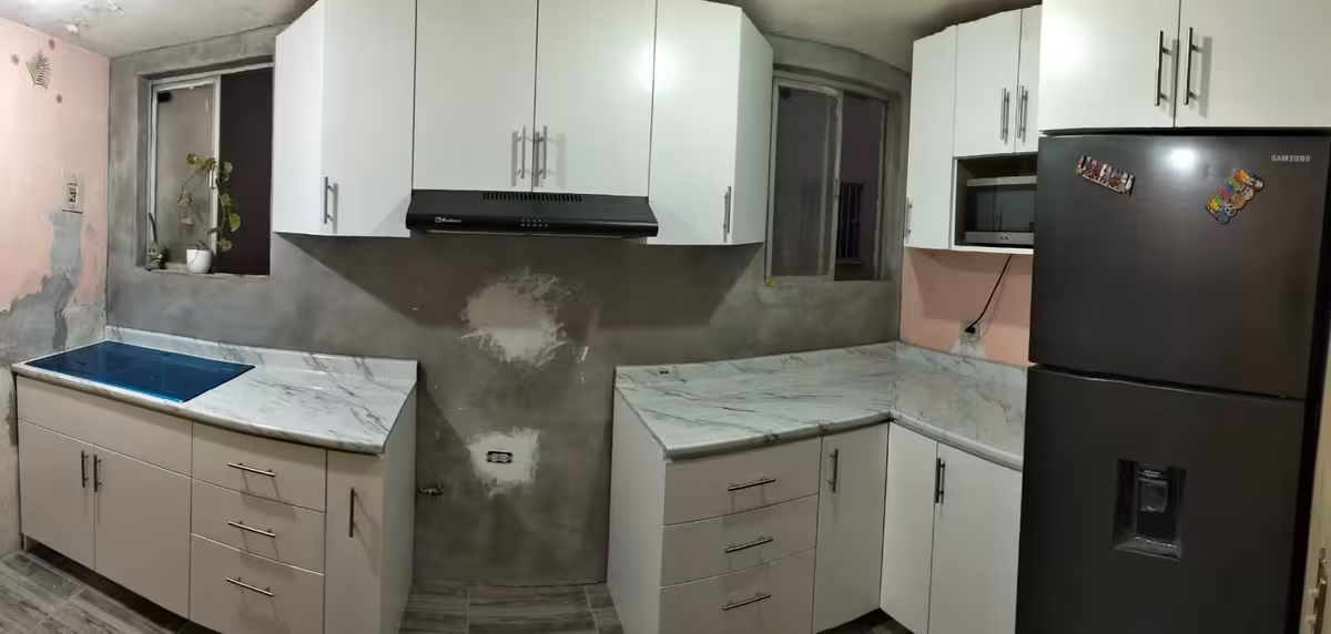 Cocina personalizada en forma de L imagen 2
