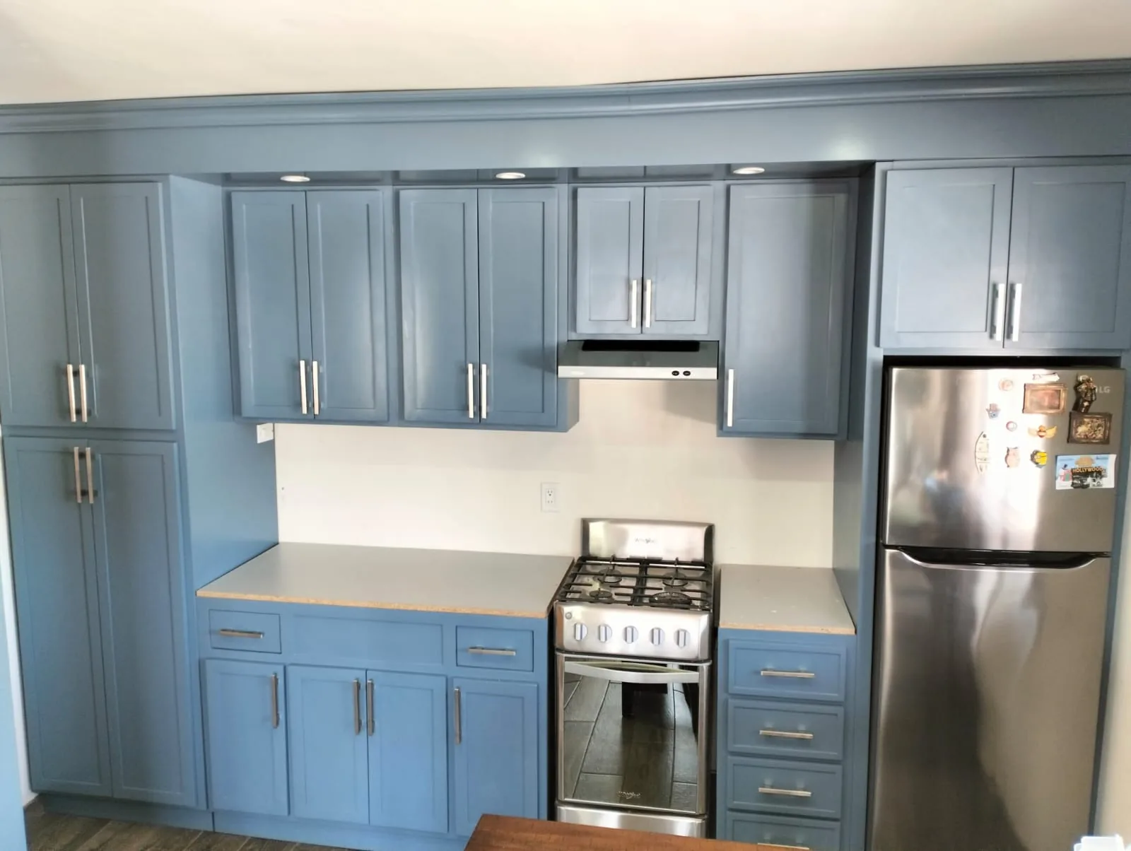 Cocina restaurada: de nogal a azul imagen 2
