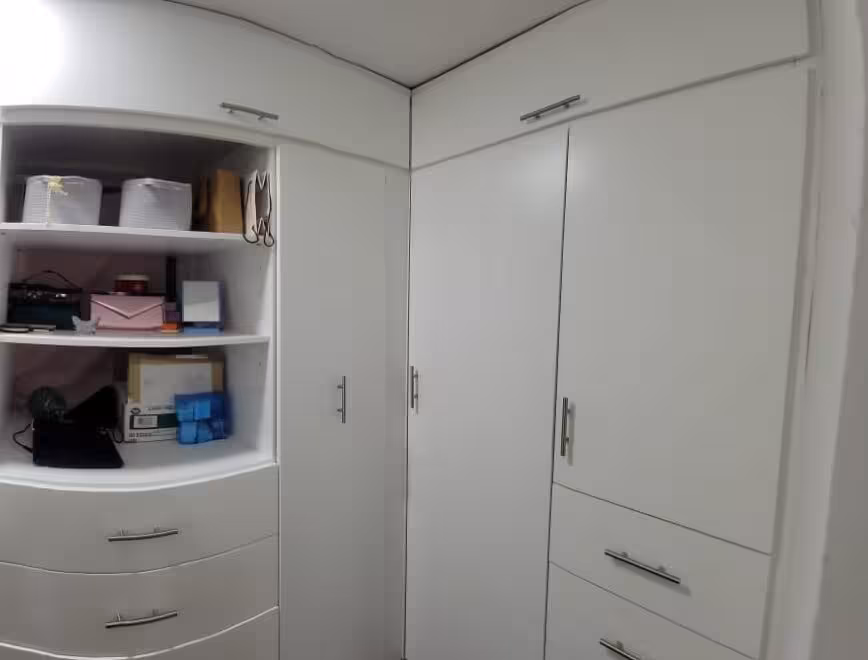 Walk-in closet de lujo en triplay de birch imagen 6