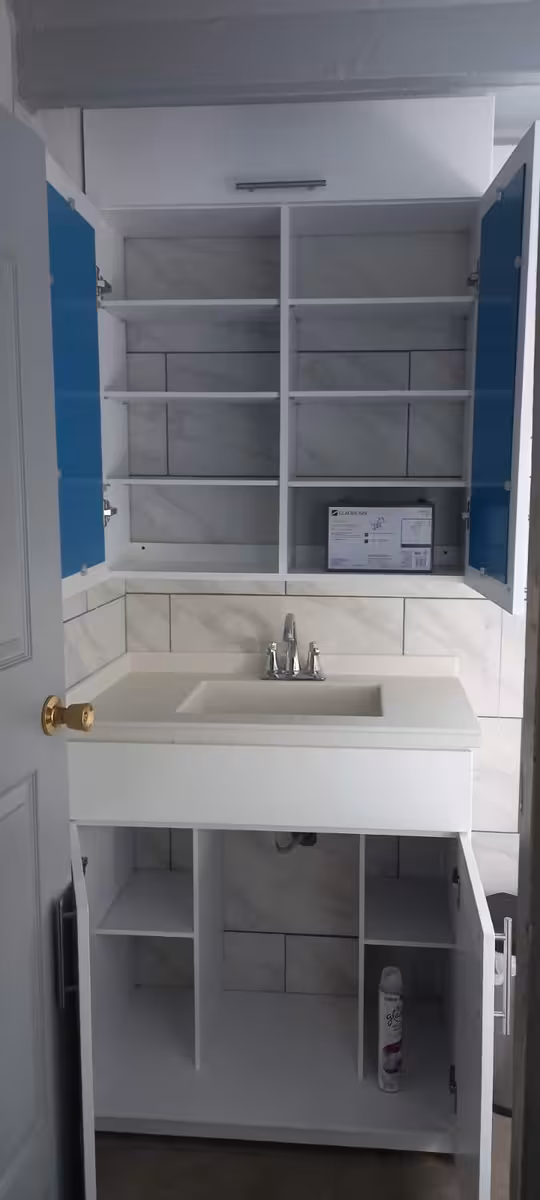Gabinete de baño en triplay de birch imagen 3
